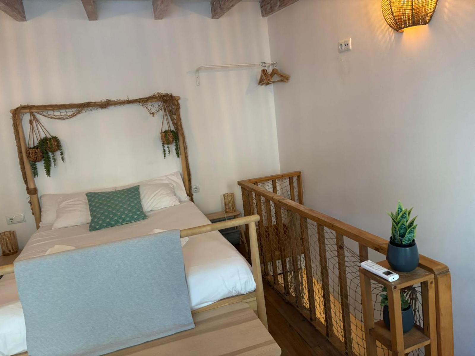 Private Terrace-Romantic-Sea, Castle Views-Central Alicante Exterior photo